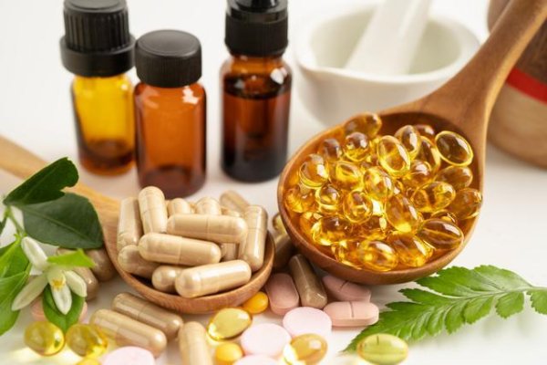 家里有这些保健品赶紧停，央视已点名，全是造假货？
