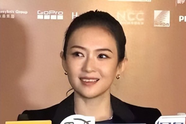 章子怡回应10岁女儿会否进娱乐圈: 她有表演天赋, 也很喜欢;坦言女儿比出...